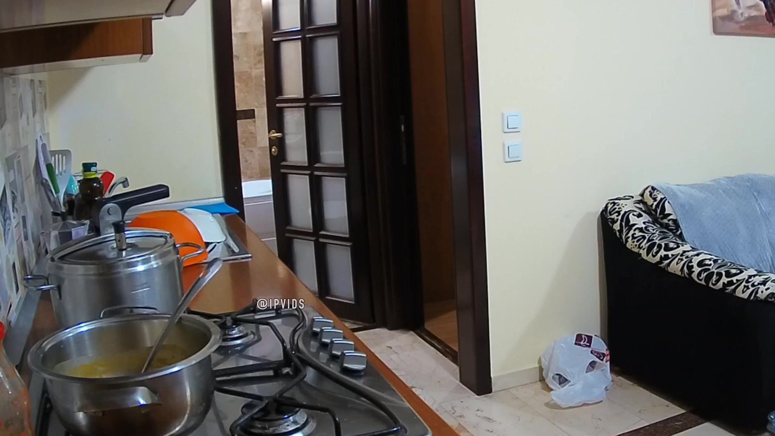 Spy - Hung Croatian Guy and his boner on ipcam