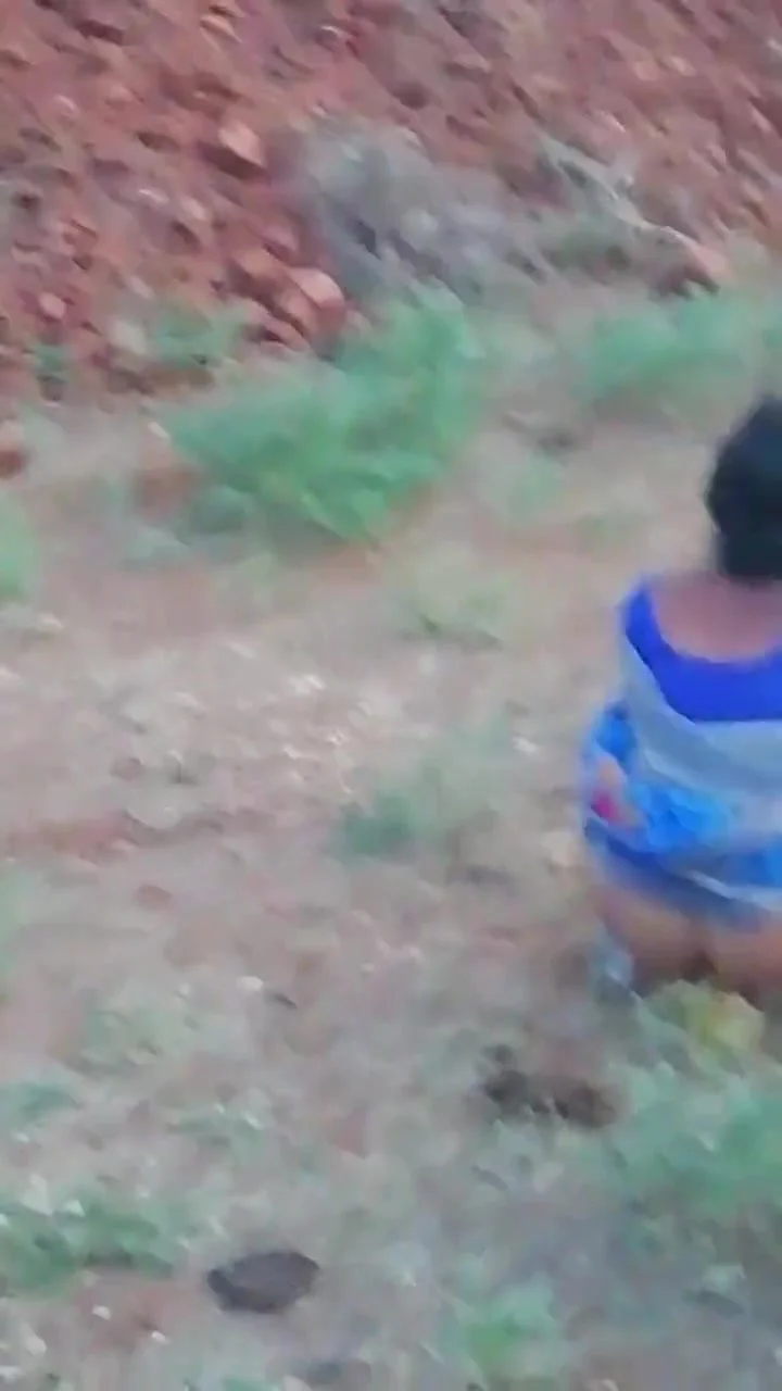 Desi pissing spy - video 2 - ThisVid.com