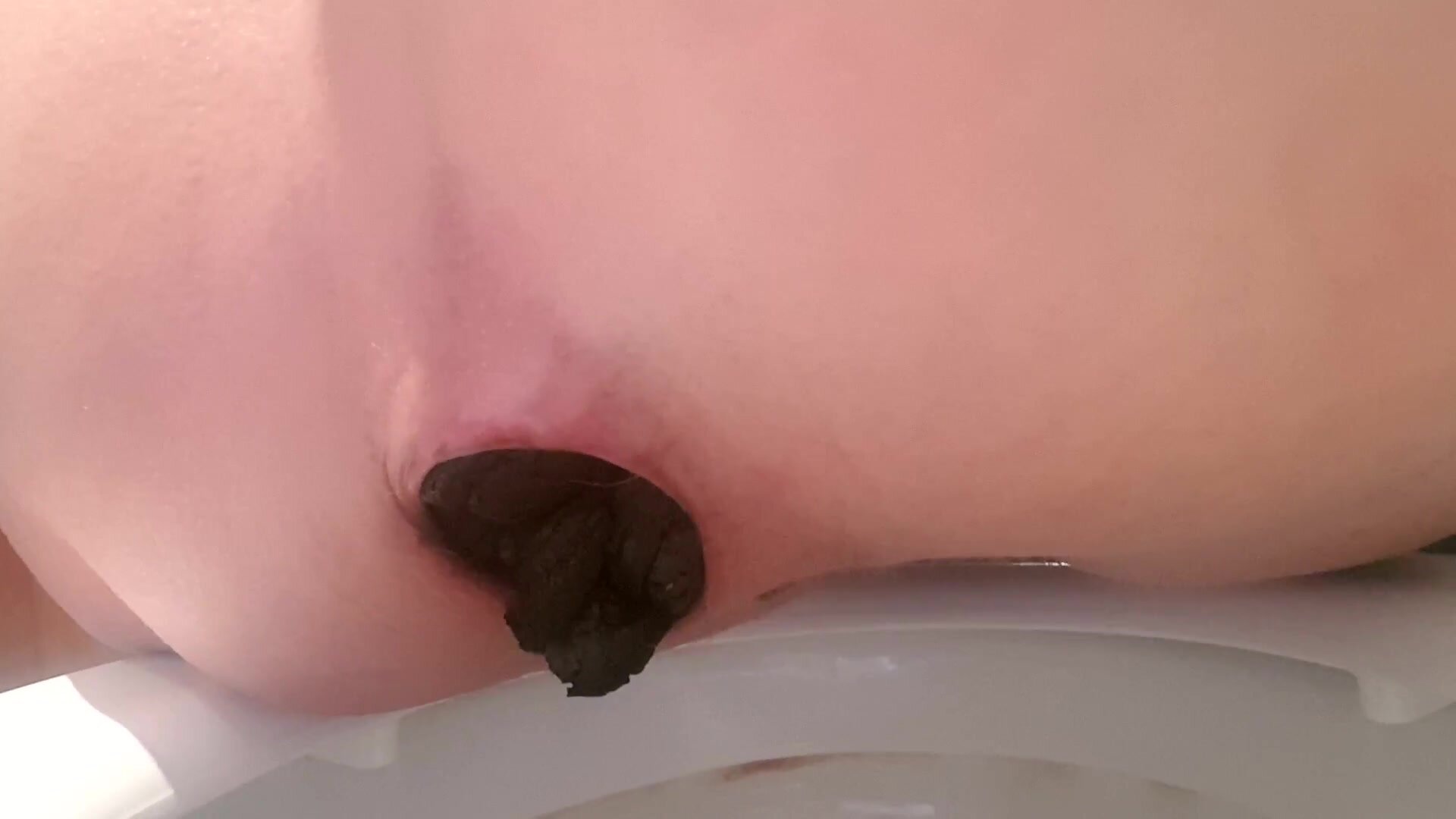 Girl pooping - video 6 - thisvid.com