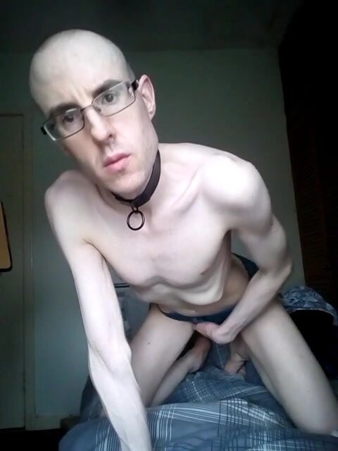 Skinny exhibitionist sissy