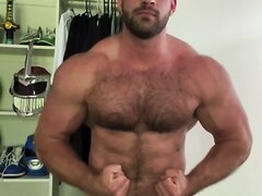 Bodybuilder Ch@se C@rls0n poses and shows his hard dick