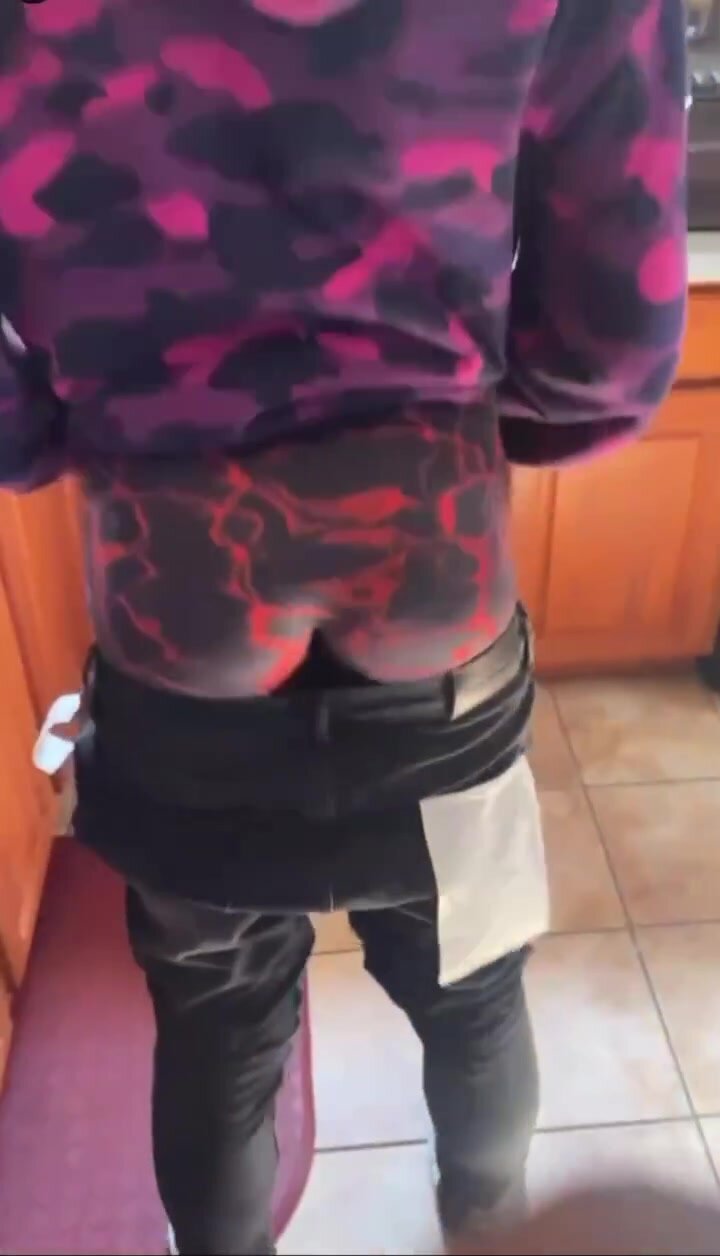 Touching my bestfriends ass (pt.2)