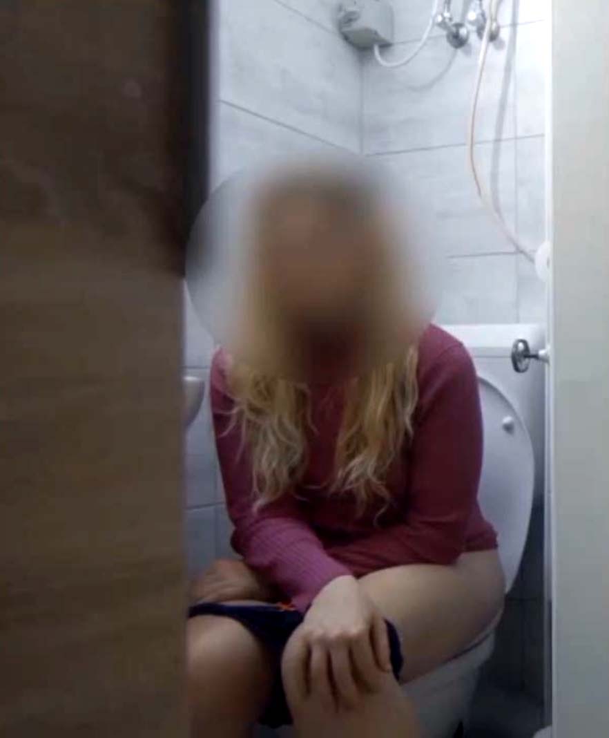 voyeur girls sitting on toilet video Adult Pics Hq