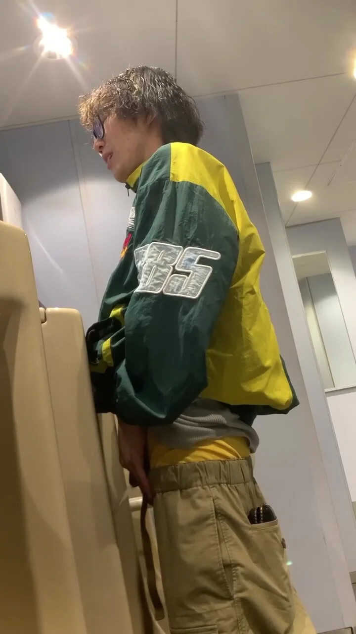ノンケ 立ちション Video: ノンケ立ちション - video 12 - ThisVid.com