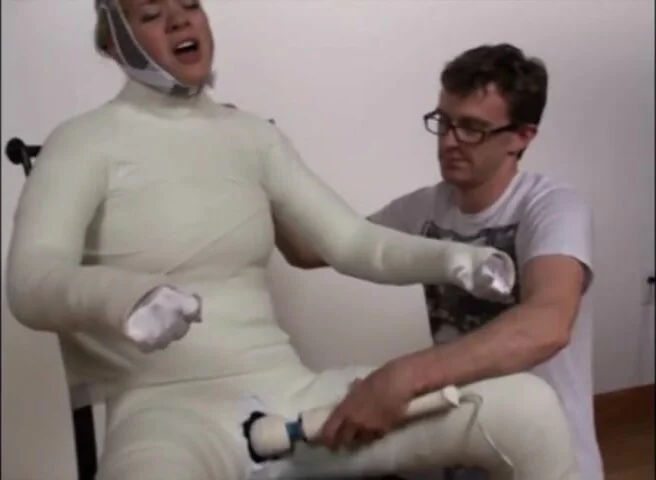 Intense orgasm in full body cast - ThisVid.com