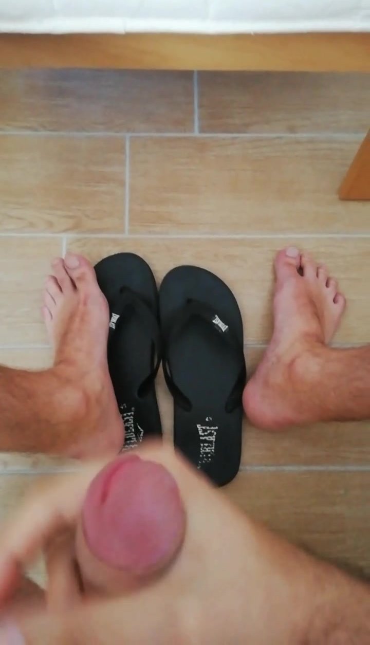 Play with my flip flops and feet jerk off