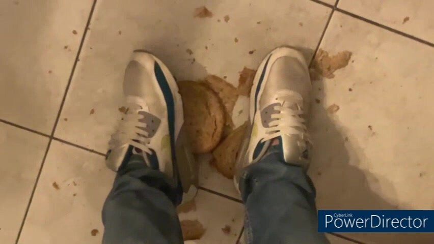 stomp bread slices with nike 90´s