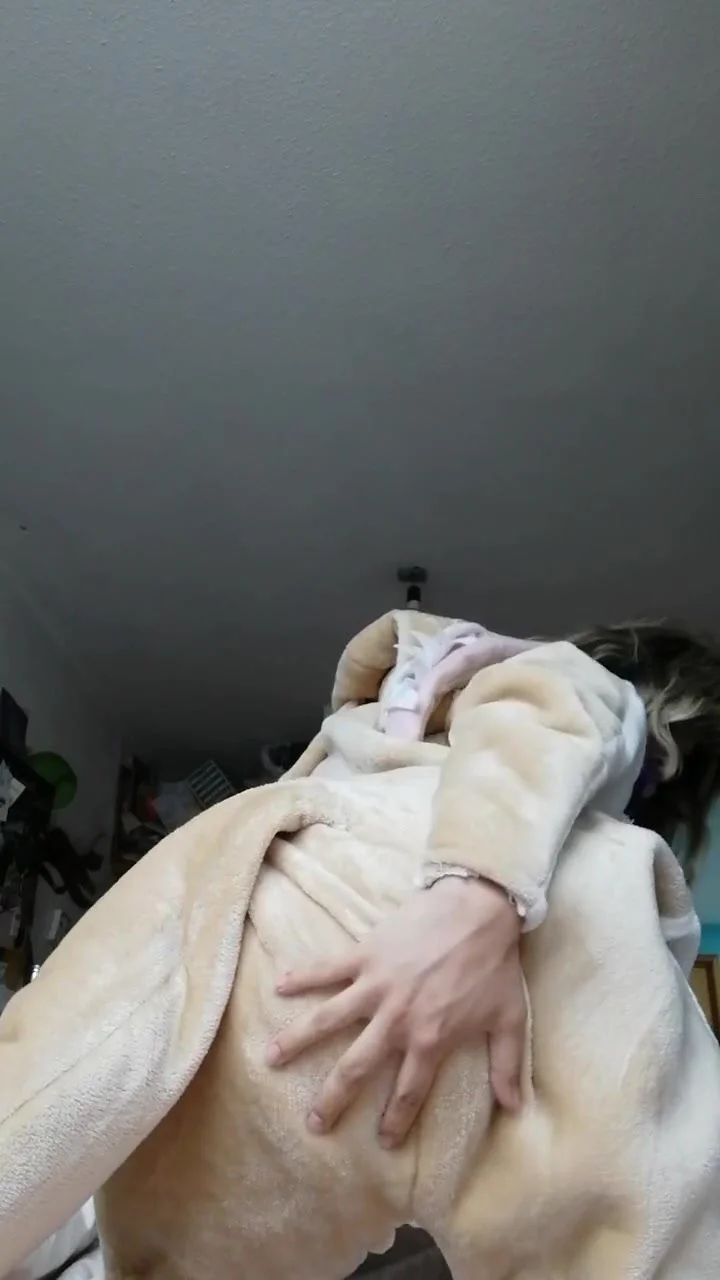 Girl removes her pajama to reveal her diaper - ThisVid.com
