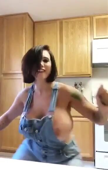 Girl with bigboobs dancing