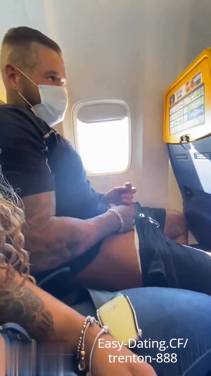 str8 guy recorded his jerk off on an airplane