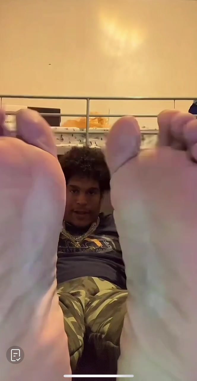 Big Dominican male feet on tik tok live