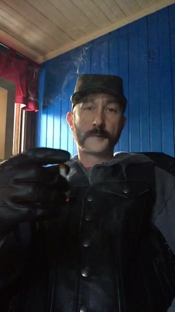 Leather smoker - video 18