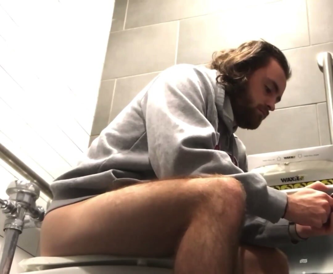 Joven en el baño