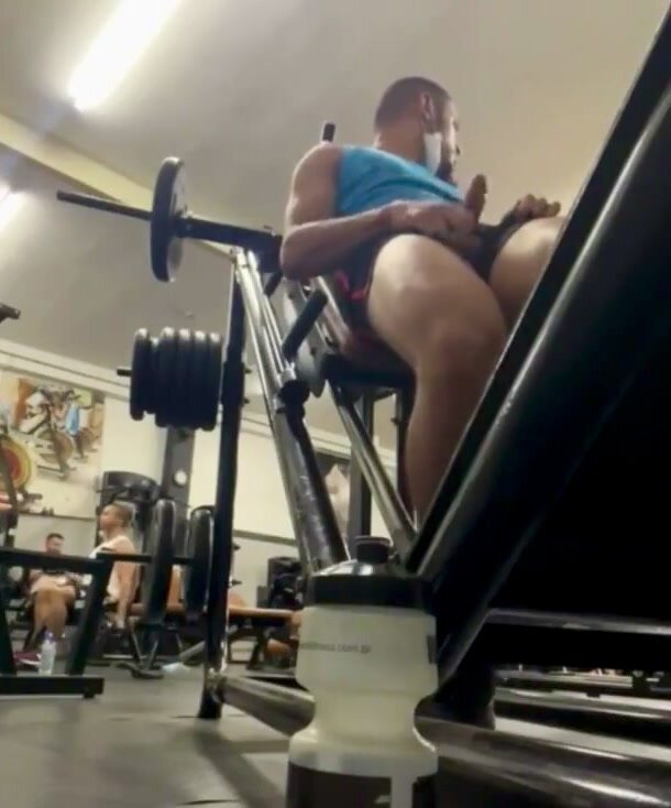 Jerking in a full gym
