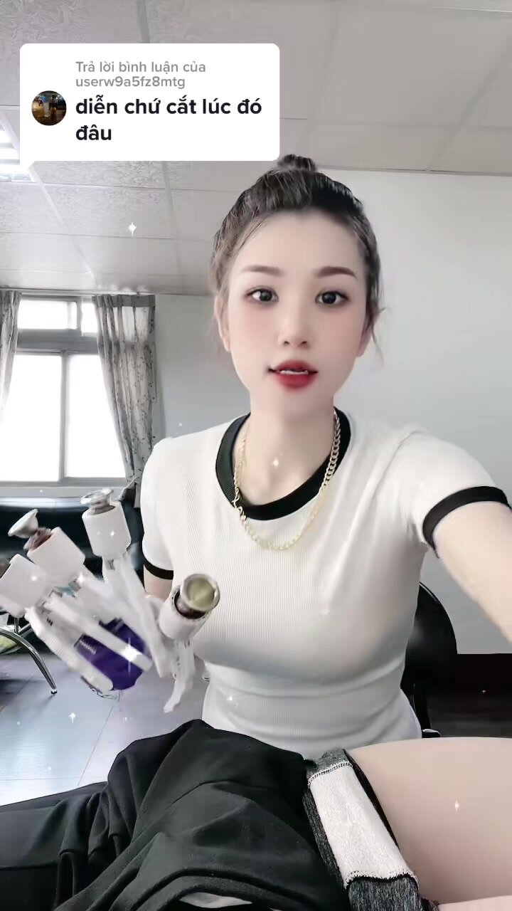 Woman in Taiwan shows 4 used ZSR staplers