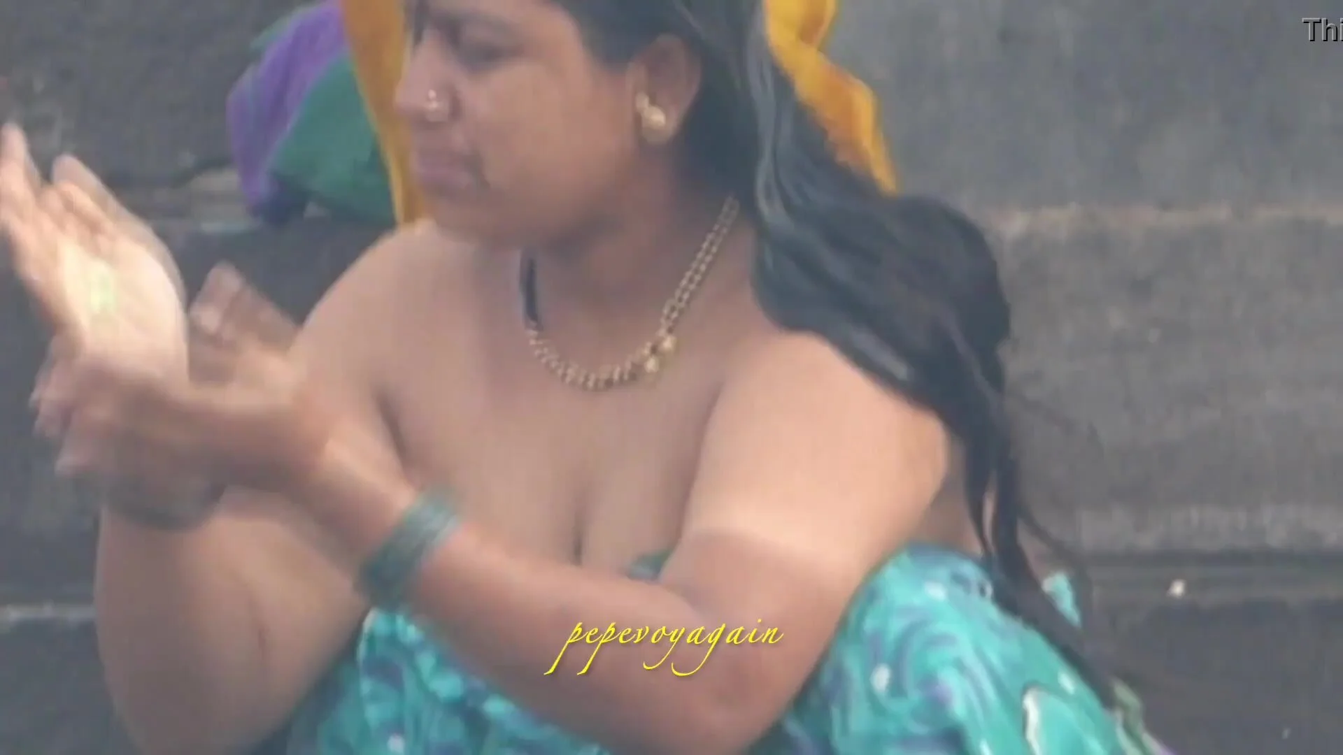 Aunty bathing video