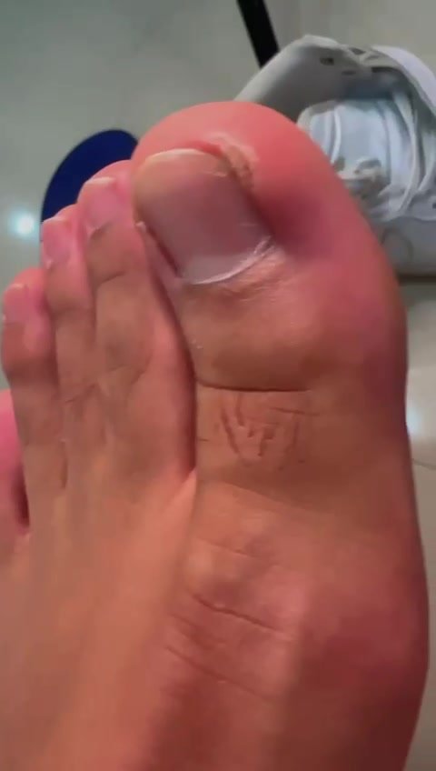 Nice latín feet tops close up I