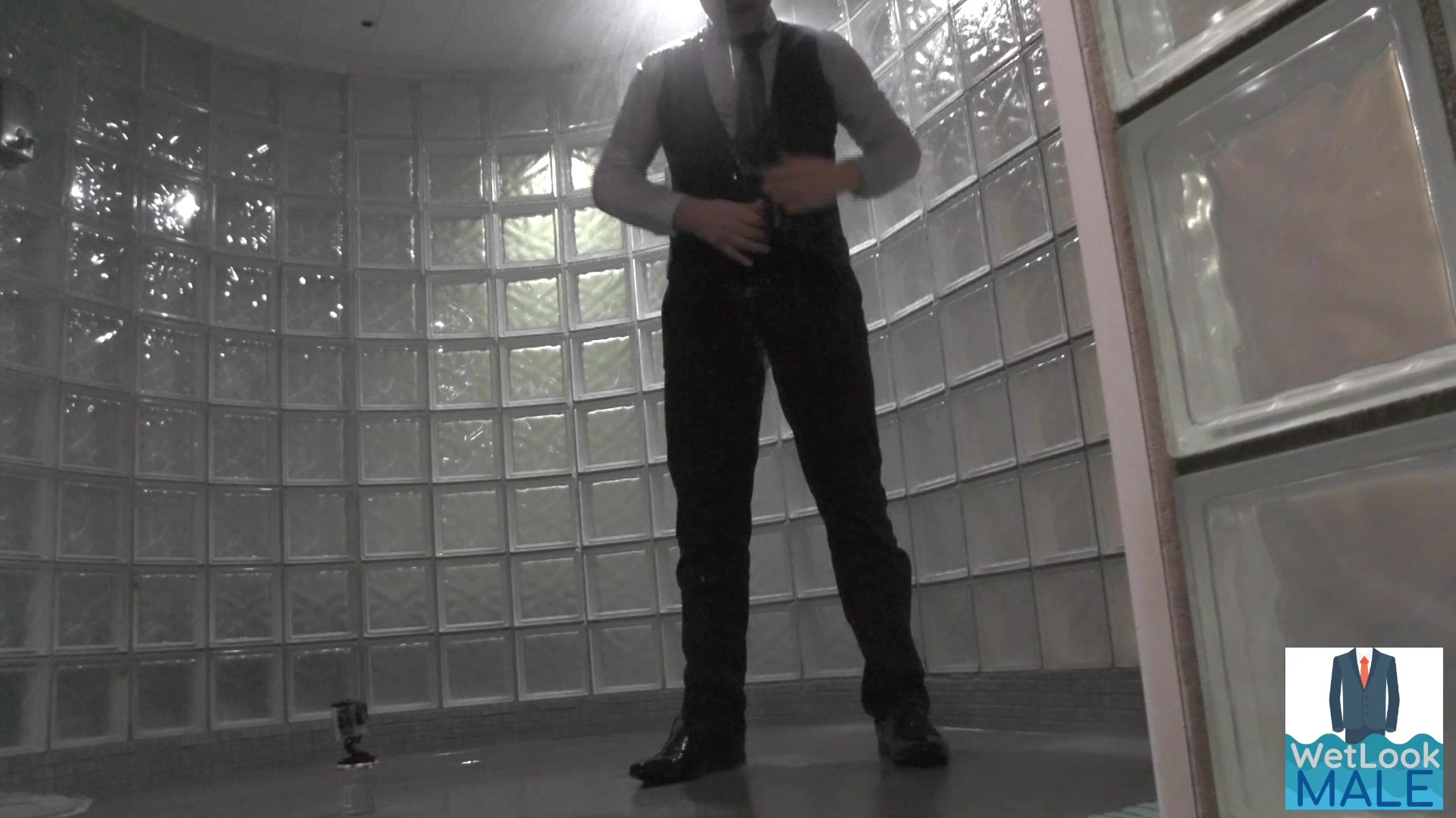 wet suit shower lockeroom