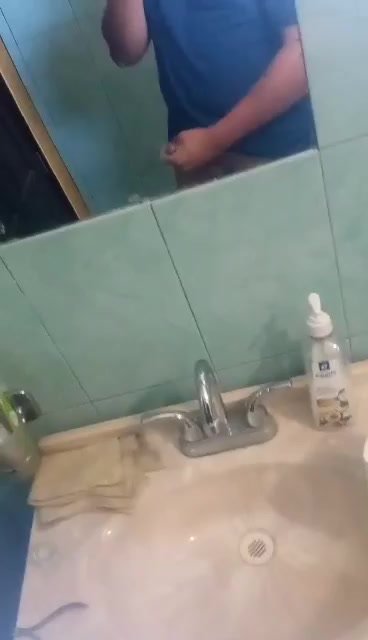 Chacal masturbandose