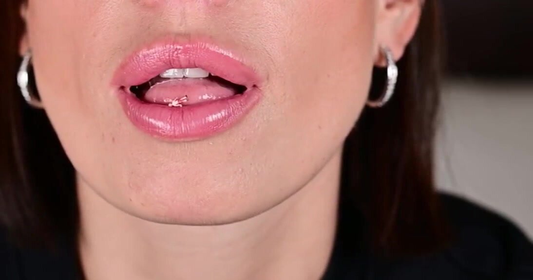 Giantess lips and mouth tease