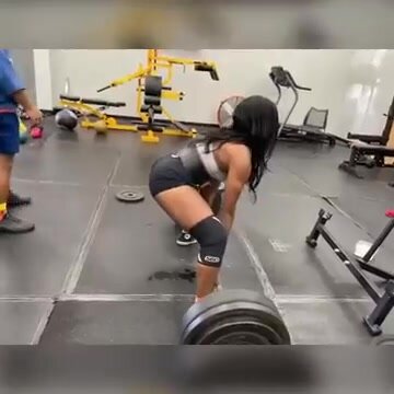 She pisses herself at the gym