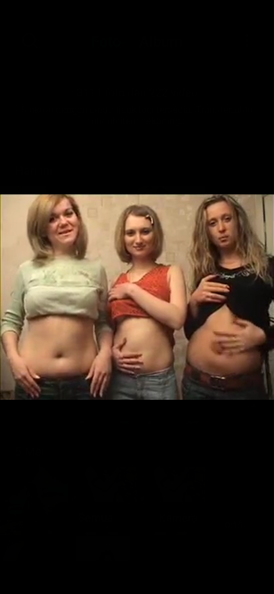 3 Girls compares belly