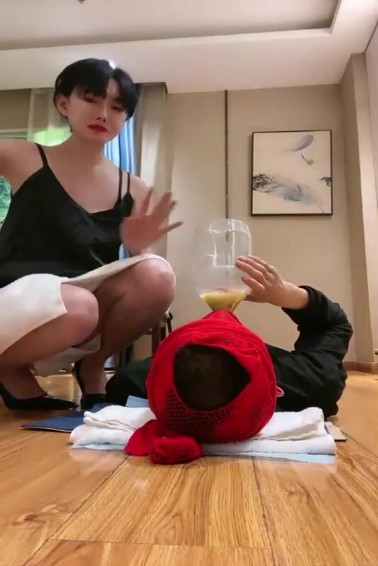 Chinese femdom vomit - video 9