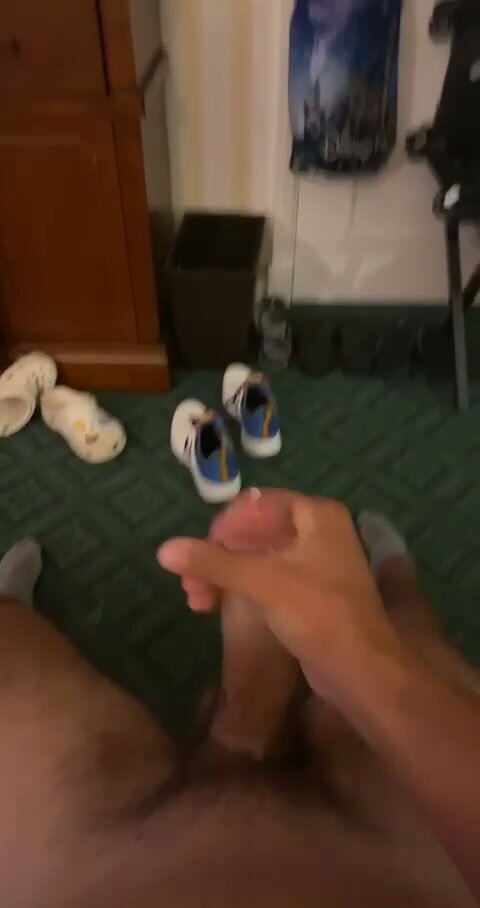 jock cums in his dorm room