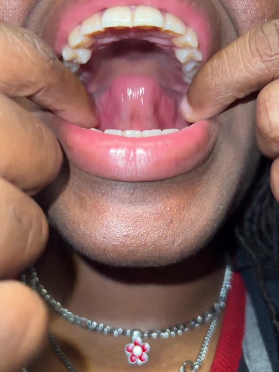 mouth show - video 3