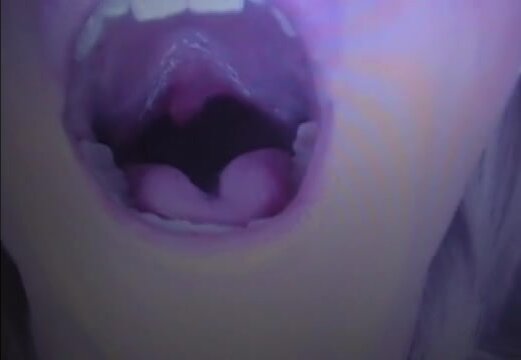 camgirl throat coughing and gagging no tonsils (2019)