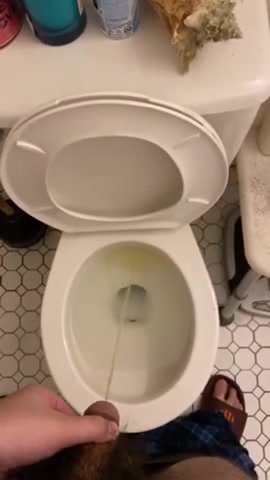 Toilet piss - YouTube