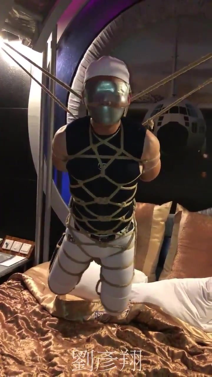 Asia man serious bondage by rope-12