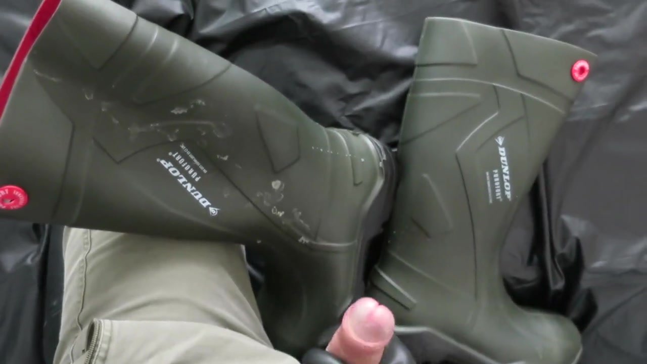 rubber boots - video 3