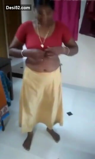 Aunty saree change - video 4