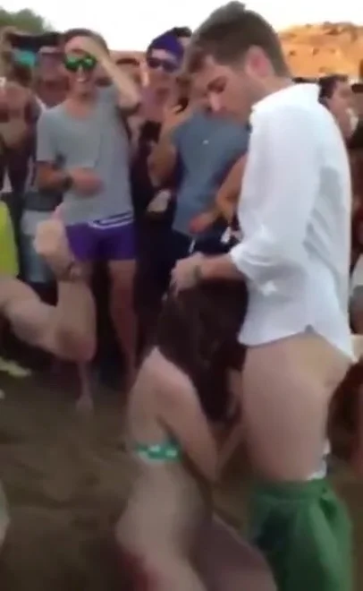 406px x 660px - Real Public Blowjob on Beach!! - ThisVid.com