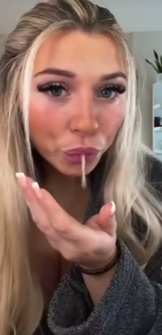 Hot blonde spits and pretending to jerk