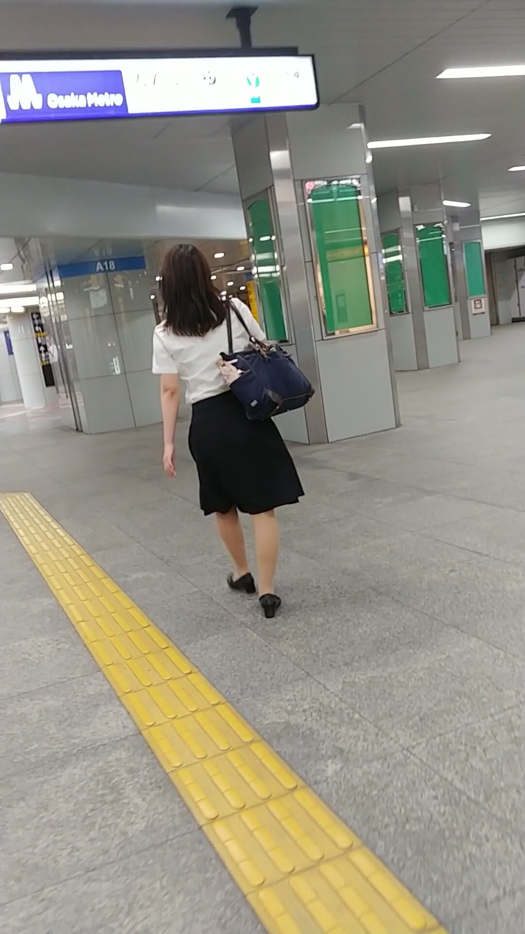 Japanese Office Lady Pantyhose Upskirt - video 322