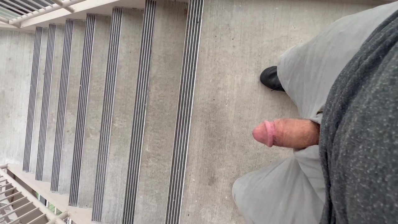 Stairwell piss - video 6