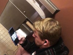 Toilet Spy | Blondie busting a nut on the can