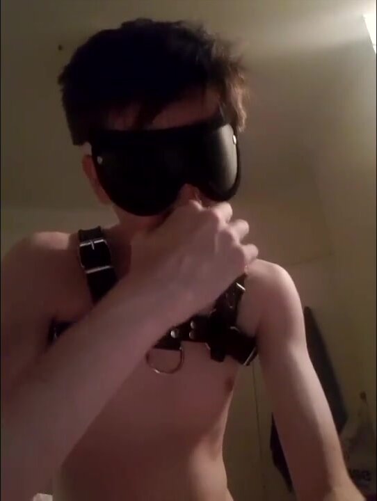 HOT Masked Twink poppers worshipper
