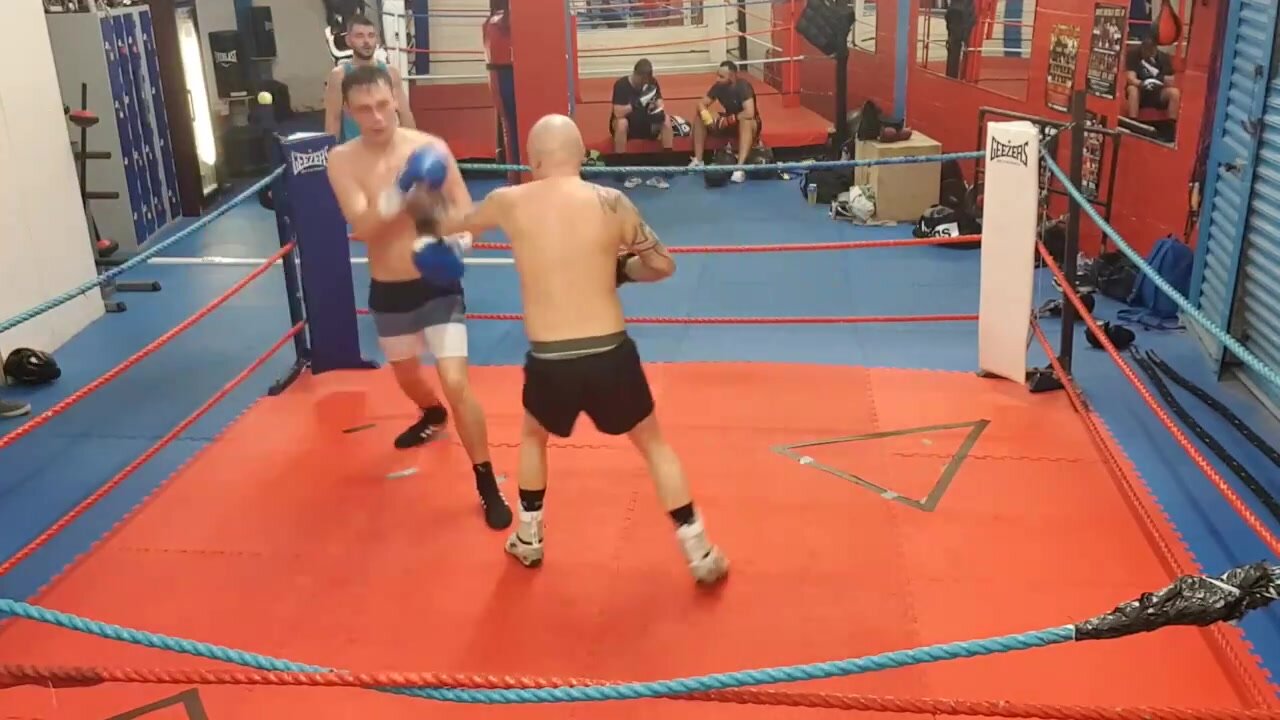 1-2 round boxing sparring
