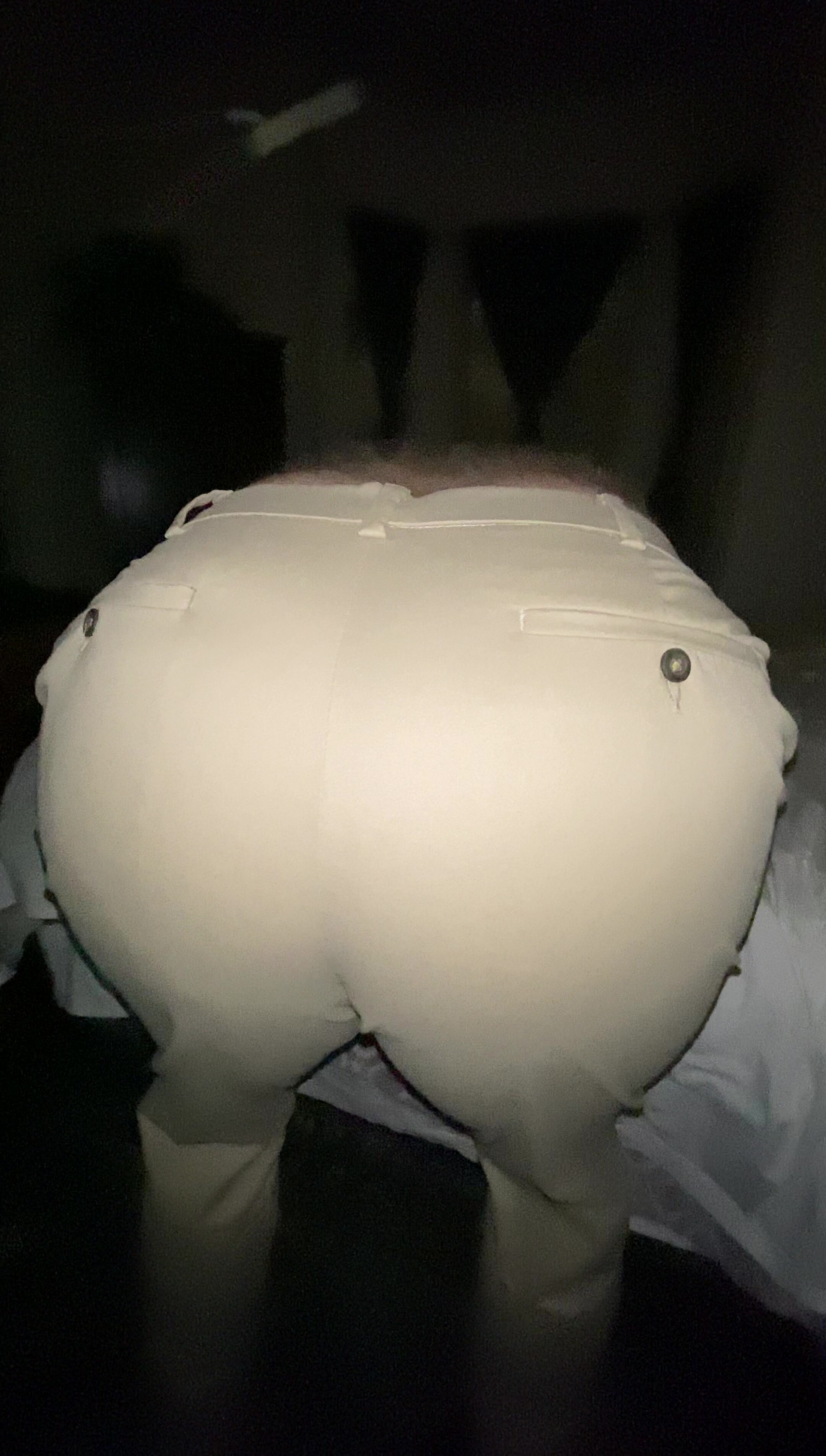 Phat booty mature in slacks