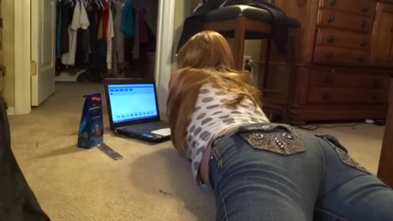 Jeans farts - video 6