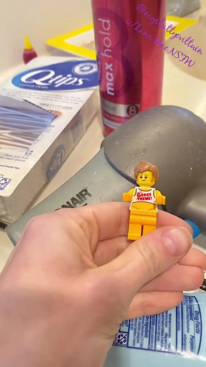 Lego Man Porn - Lego man flushed - ThisVid.com