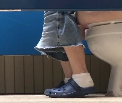 Public toilet voyeur 5