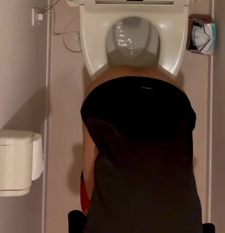 Jp boy toilet spy 1