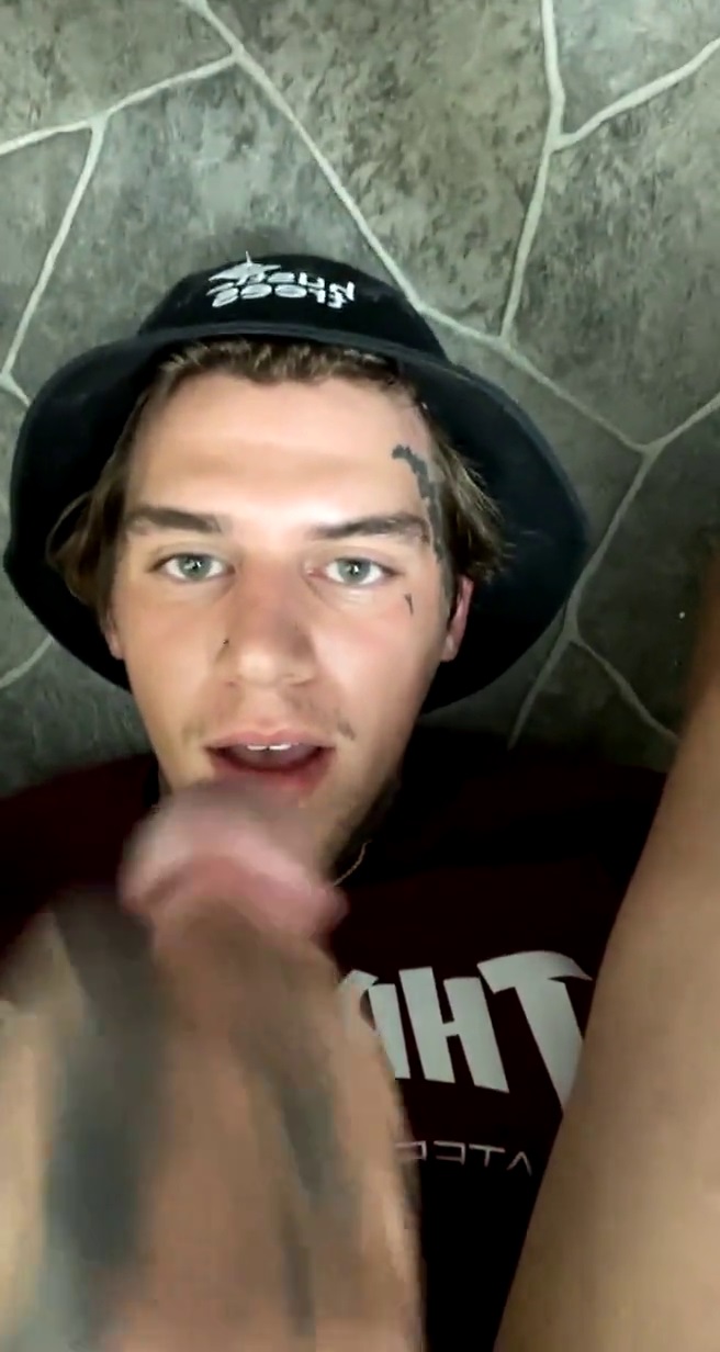 Quick Cum on his face - video 2