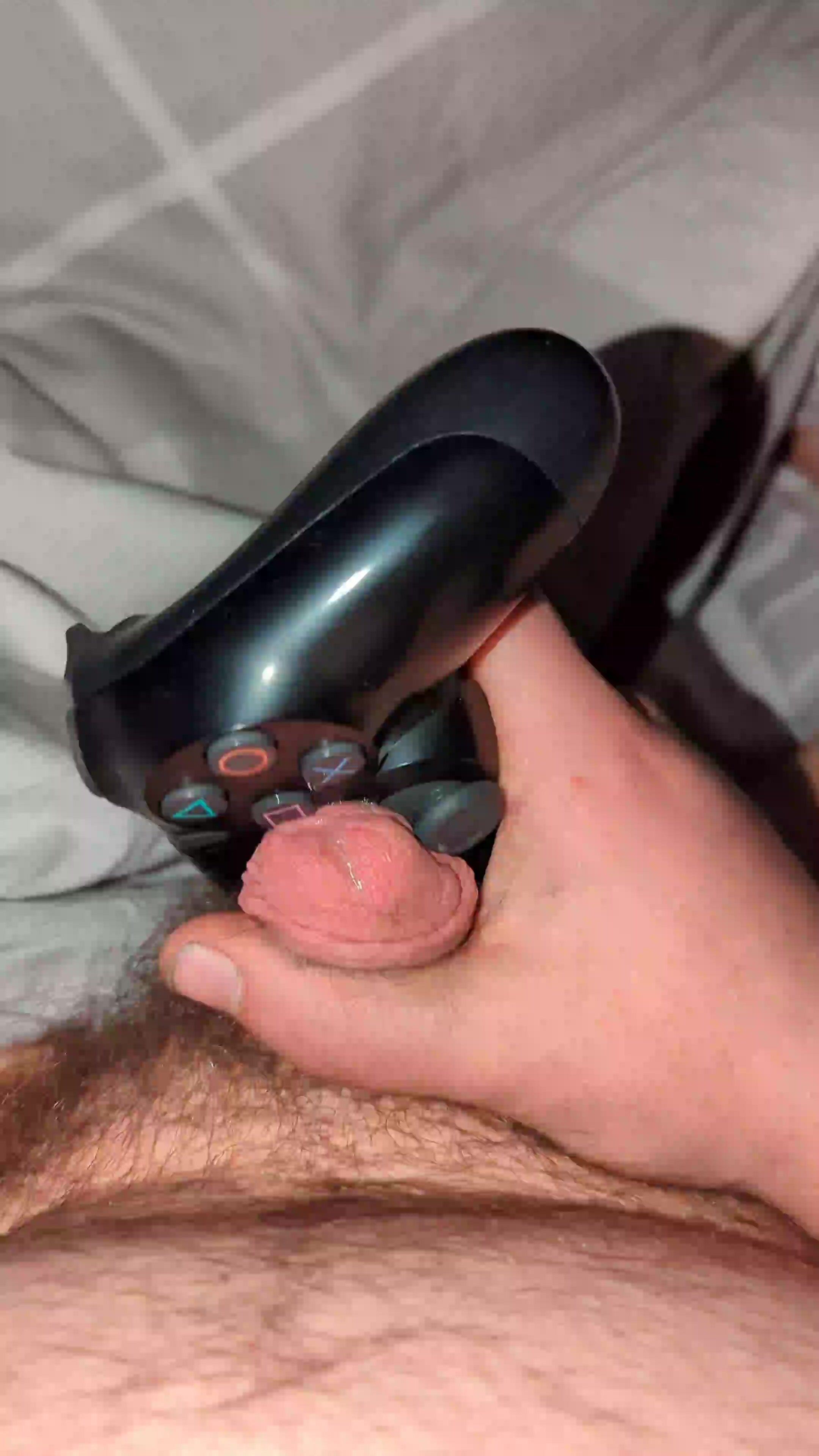 Cumming on PS4 Controller