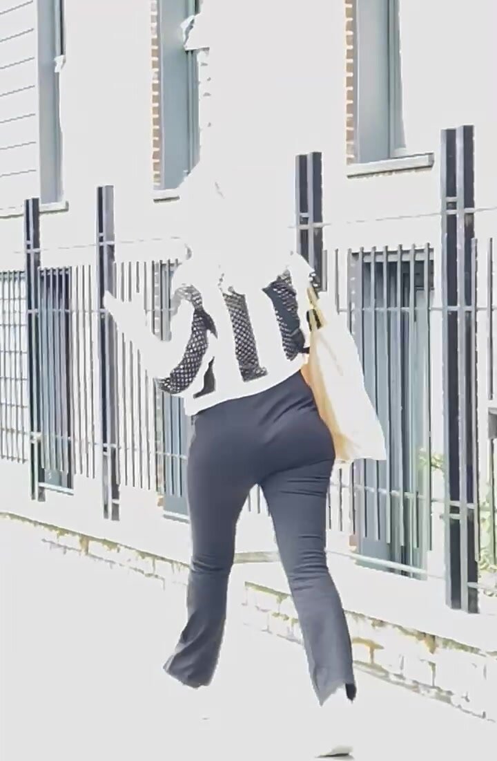 Blonde pawg in tight pants