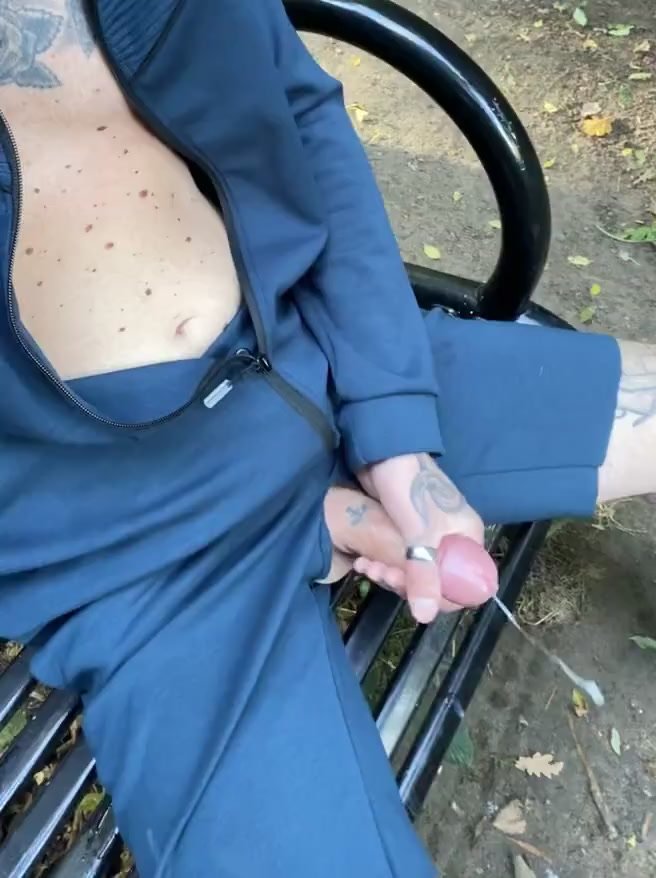 Park bench perv busting a load